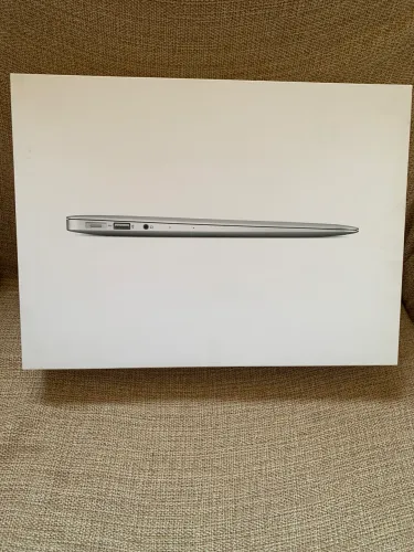Caixa vazia MacBook Air não acompanha MacBook