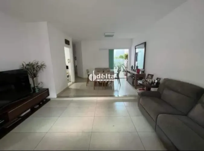Casa residencial com 3 quartos sendo 1 suíte disponível para venda no bairro Cidade Jardim