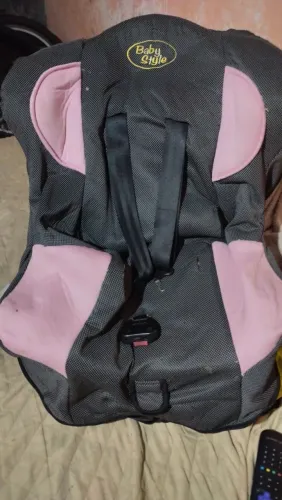 Cadeirinha de bb para carros com avarias mas dá pá ageitar discuturpu leia