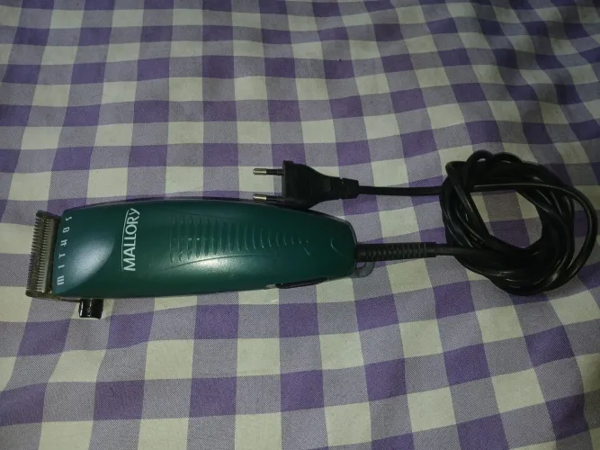 Máquina de Cortar Cabelo Mallory Mithos Power Verde - Excelente Estado<br>