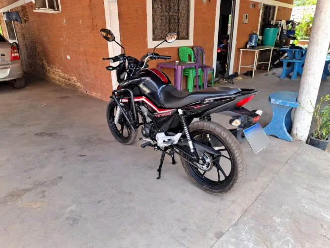 Vendo moto bem conservada