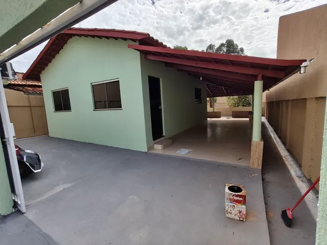 CASA EM LOTE COMPLETO NO SETOR VALE AZUL EM INHUMAS GO