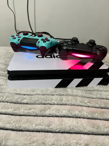 Ps4 slim 1TB
