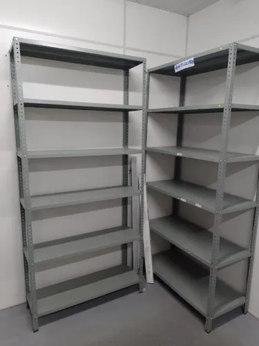 ESTANTES DE FERRO