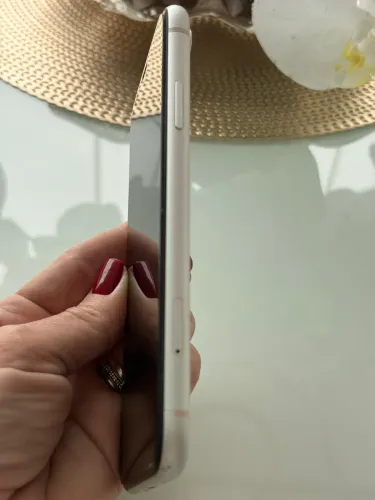 iPhone branco impecável