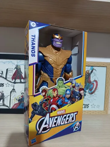 Thanos 30 cm original marca Hasbro