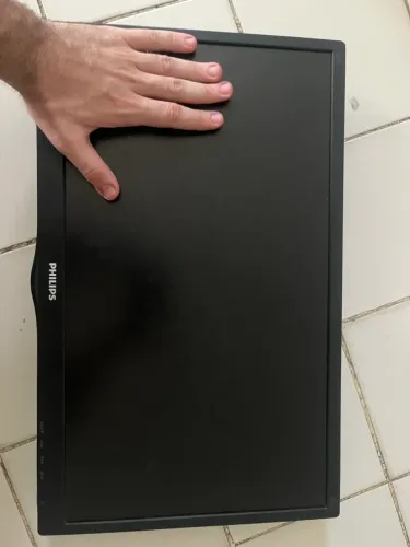 Monitor 21 polegadas com defeito