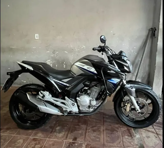 Vendo CB Twister 2020.... R$19.800