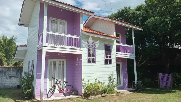 Chalé Mobiliado com 1 Quarto no Campeche Florianópolis/SC a 300 metros da Praia com 50m² p