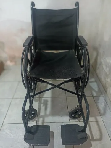 Cadeira de roda.
