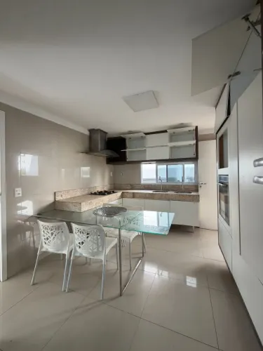Casa no Alphaville fortaleza, disponível pra locação! Porteira fechada, aluguel ou venda