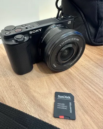 Sony ZV-E10 + Lente 16-50mm | Estado de Nova + Acessórios