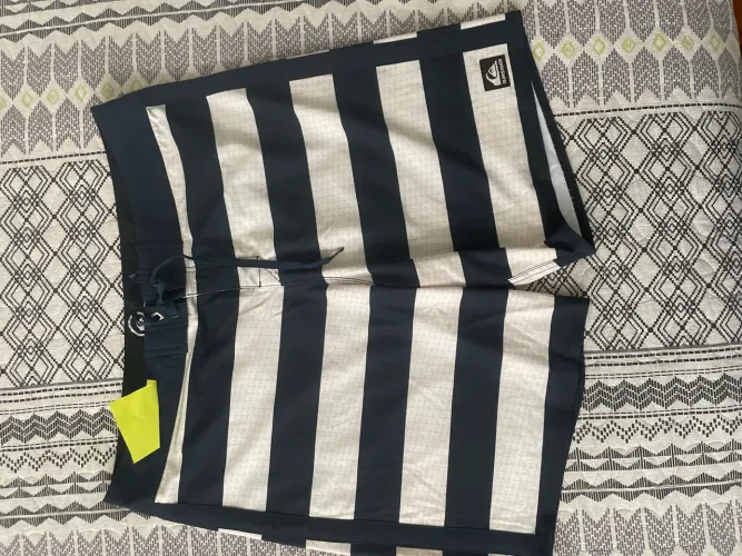 Short Quiksilver - novo