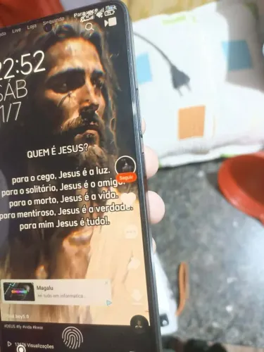 Poco x6 5G está bem conservado e ele tem 12 gigas de memória ram e 256 gigas