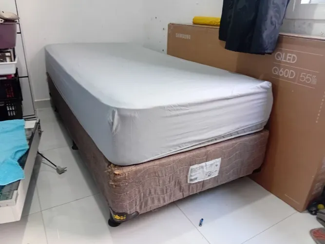 Cama box solteiro com colchão de molas ensacadas 