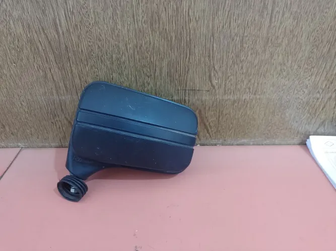 Espelho retrovisor esquerdo