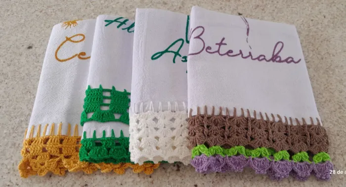 Panos de prato personalizados em crochê 