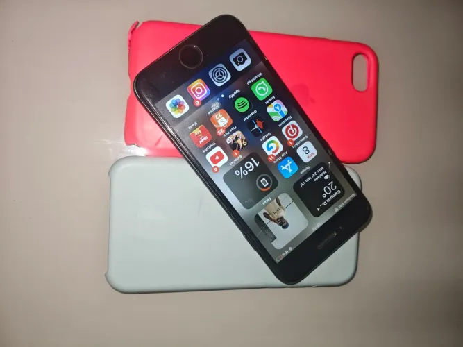 iPhone 8