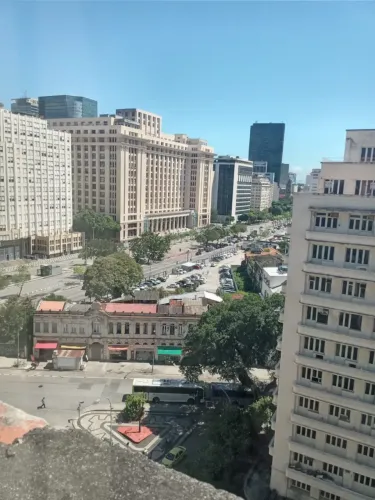 SALA COMERCIAL COM 46M² NA AV CHURCHILL NO CENTRO DO RIO