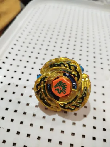 Beyblade l drago gold