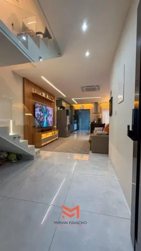 Casa Alto Padrão 4 Suítes | Condomínio Euroville | Em Frente à Área de Lazer | Piscina