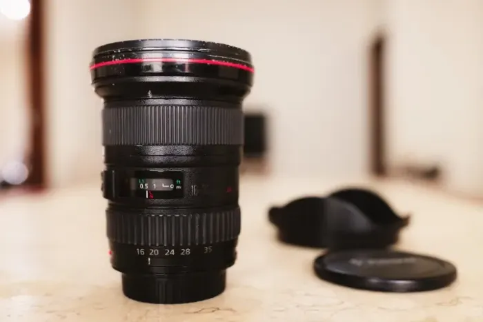 Lente Canon EF 16-35mm f/2.8 Série L - Profissional