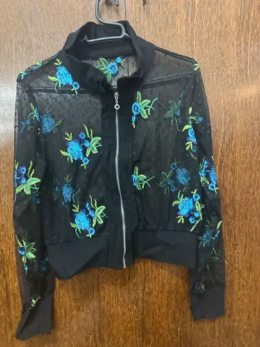 jaqueta bomber feminina preta bordada