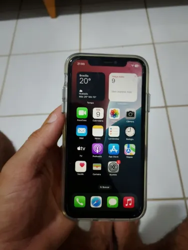 iPhone 11 lilás