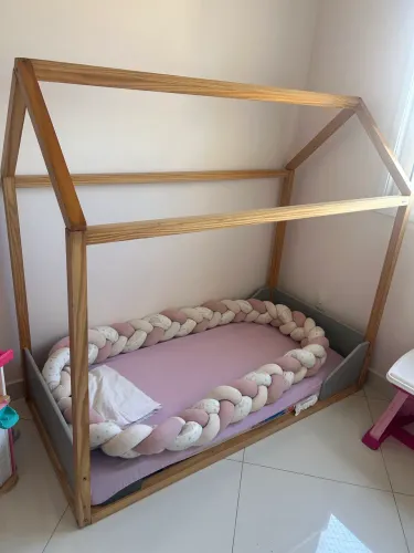 Cama montessoriana casinha