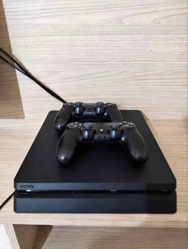PS4 Slim