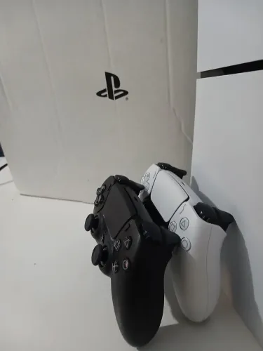 Ps5 vendo avista nao aceito rolo e nao abaixo o preço vai com 2 controles 