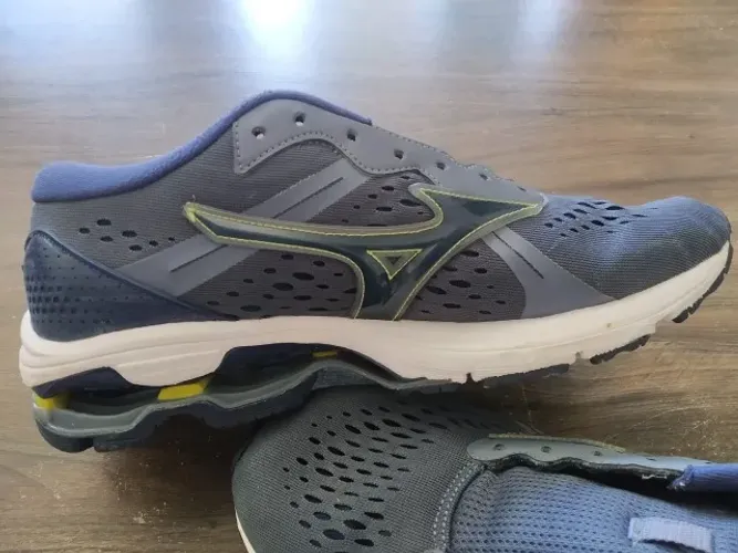Tenis Mizuno 41
