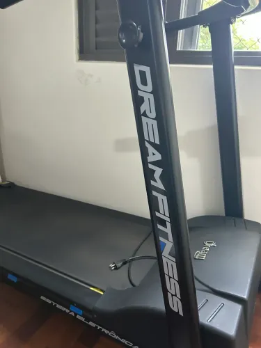 Esteira eletrônica Dream Fitness