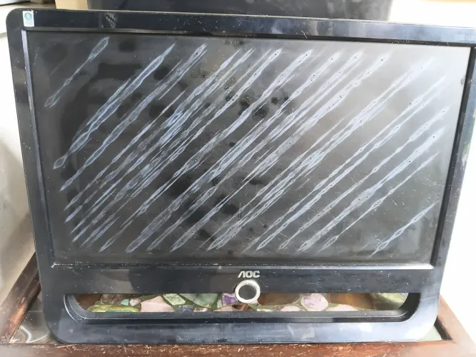 Monitor AOC.