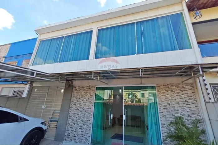 Casa na Várzea com 257m² com 5 Quartos sendo 3 Suítes e 4 Banheiros