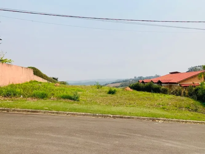 Lote/Terreno para venda possui 1050 metros quadrados
