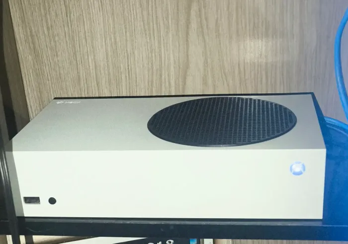 Xbox séries S dois controles