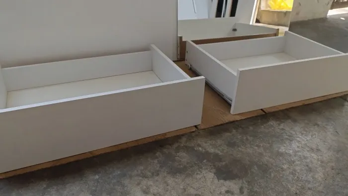 Guarda Roupas Branco 2 portas com espelho