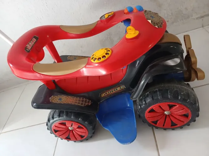 Vendo motinha que toca musica na buzina