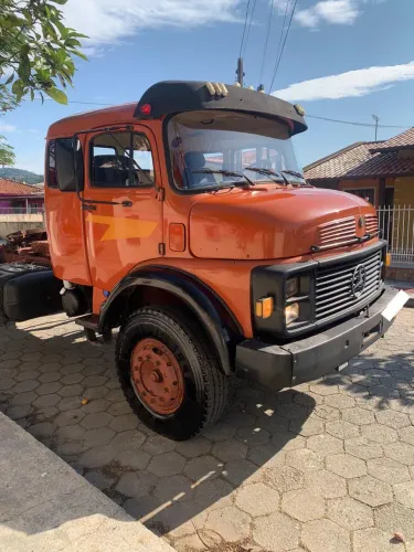 Caminhão Mercedes-Benz 1525