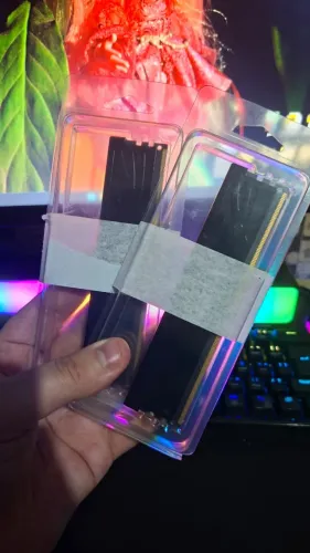 Memória RAM DDR4 16GB (2x8) 3200Mhz - PRATICAMENTE NOVAS