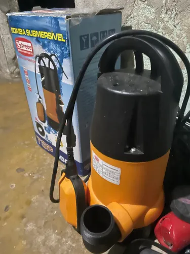 Vende-se bomba submersa