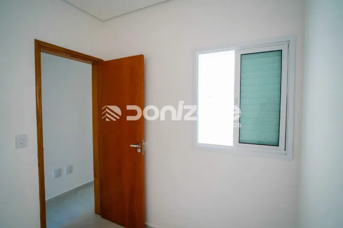 Apartamento 2 Dorms (1 suíte) com porcelanato na Vila Floresta Santo André/SP