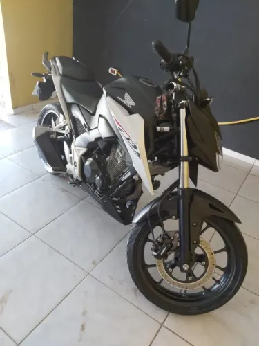 CB300F TWISTER CBS