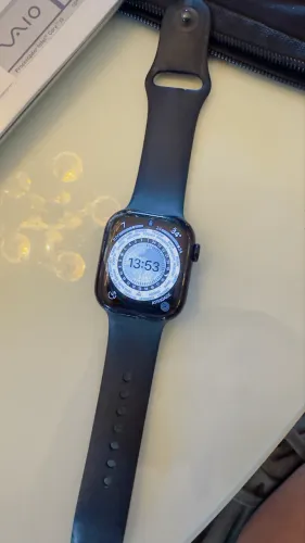 Vendo Apple Watch Series 10. Tela levemente trincada. Touch funcionando perfeitamente
