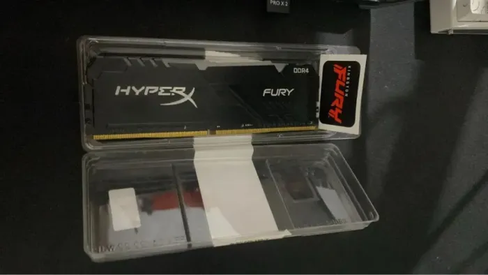 Memória RAM HyperX Fury DDR4 16GB 3200MHz - Excelente Estado
