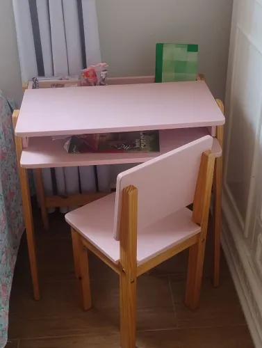 Escrivaninha TokStok rosa de 5 a 10 anos