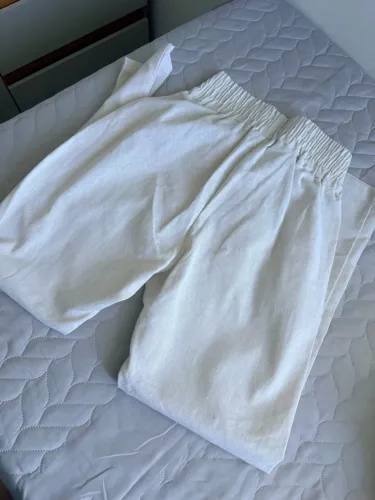 Calça de elástico nova 