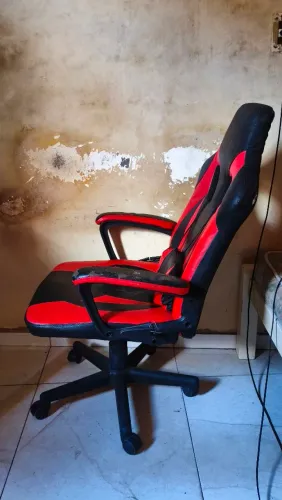 Cadeira gamer velha