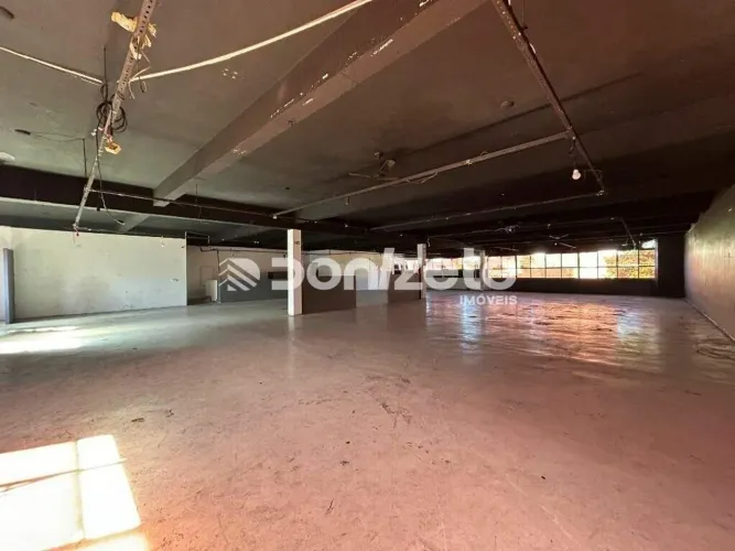 Salão Comercial para Aluguel em Santo André (Casa Branca) 750 m², 3 Salas, 4 Banheiros